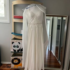 Elegant Ivory Wedding Dress